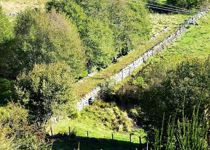 Confortable A Saint-martin, 60 M², Jardin Spacieux 아파트 Saint-Martin-sous-Vigouroux